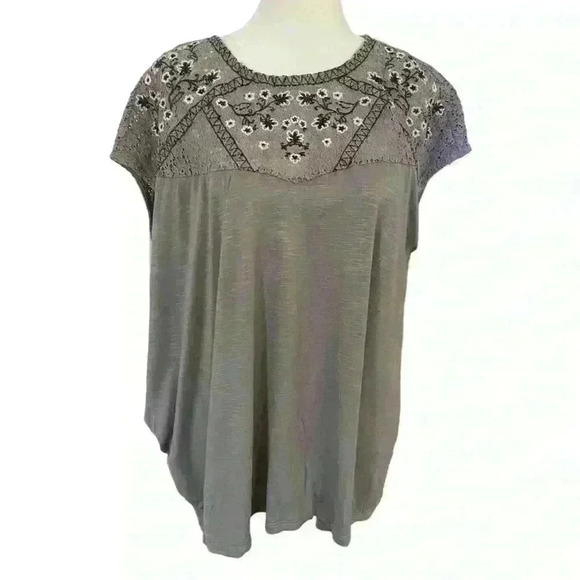 Torrid Super Soft KnitsTop Size 00(M/L) Olive Green Crocheted Embroidered Casual - Picture 4 of 9